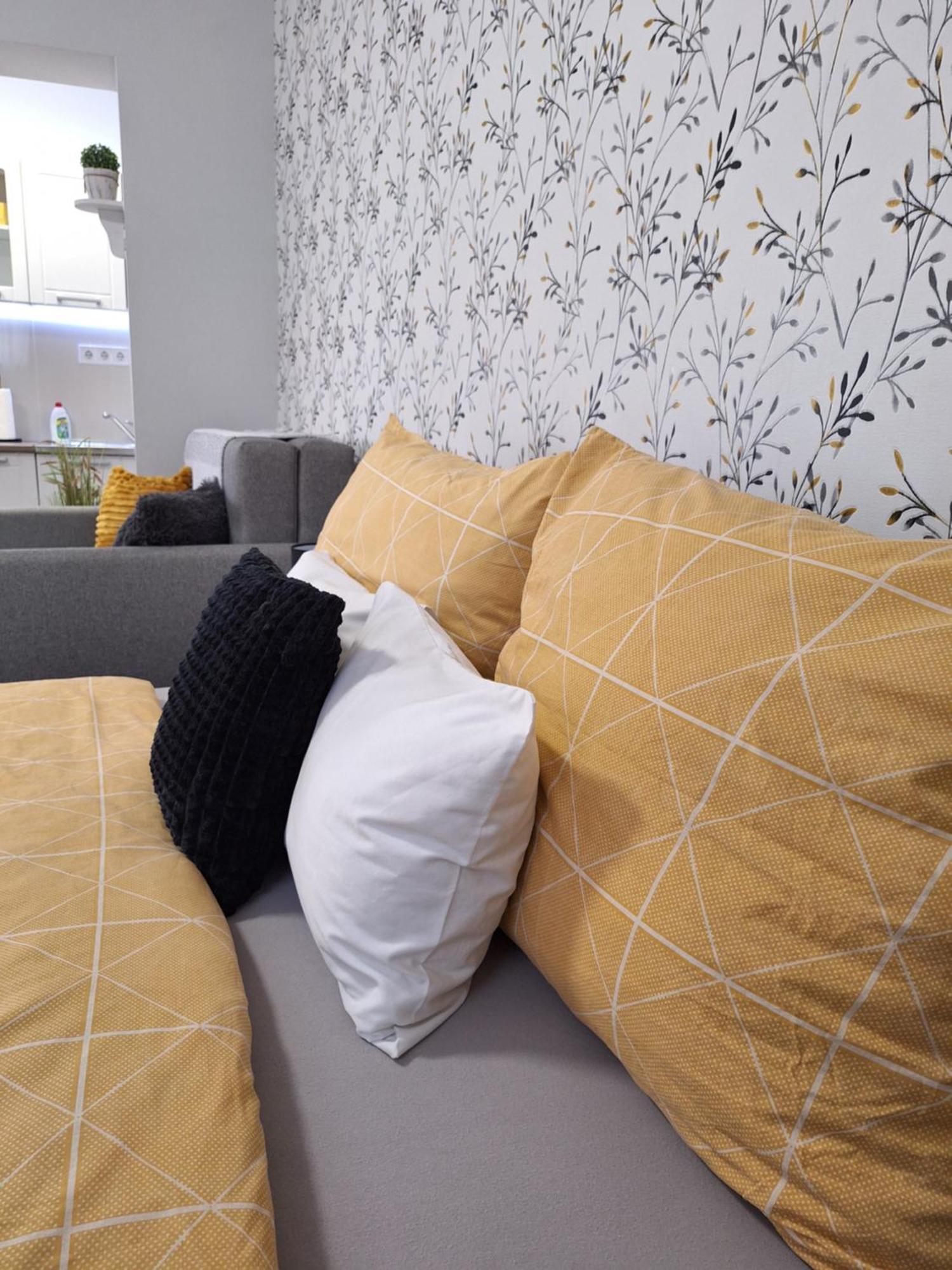 Varfal Apartman Егер Екстериор снимка