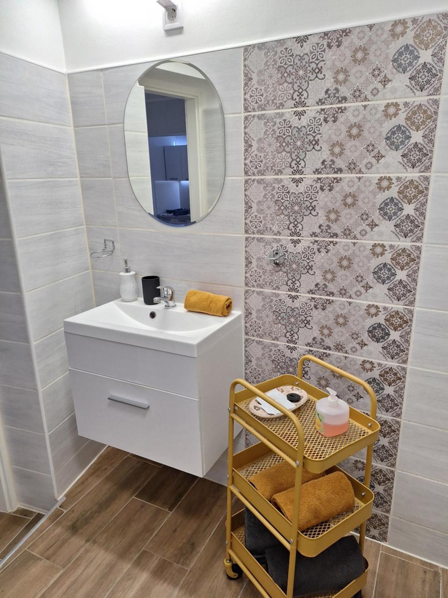 Varfal Apartman Егер Екстериор снимка