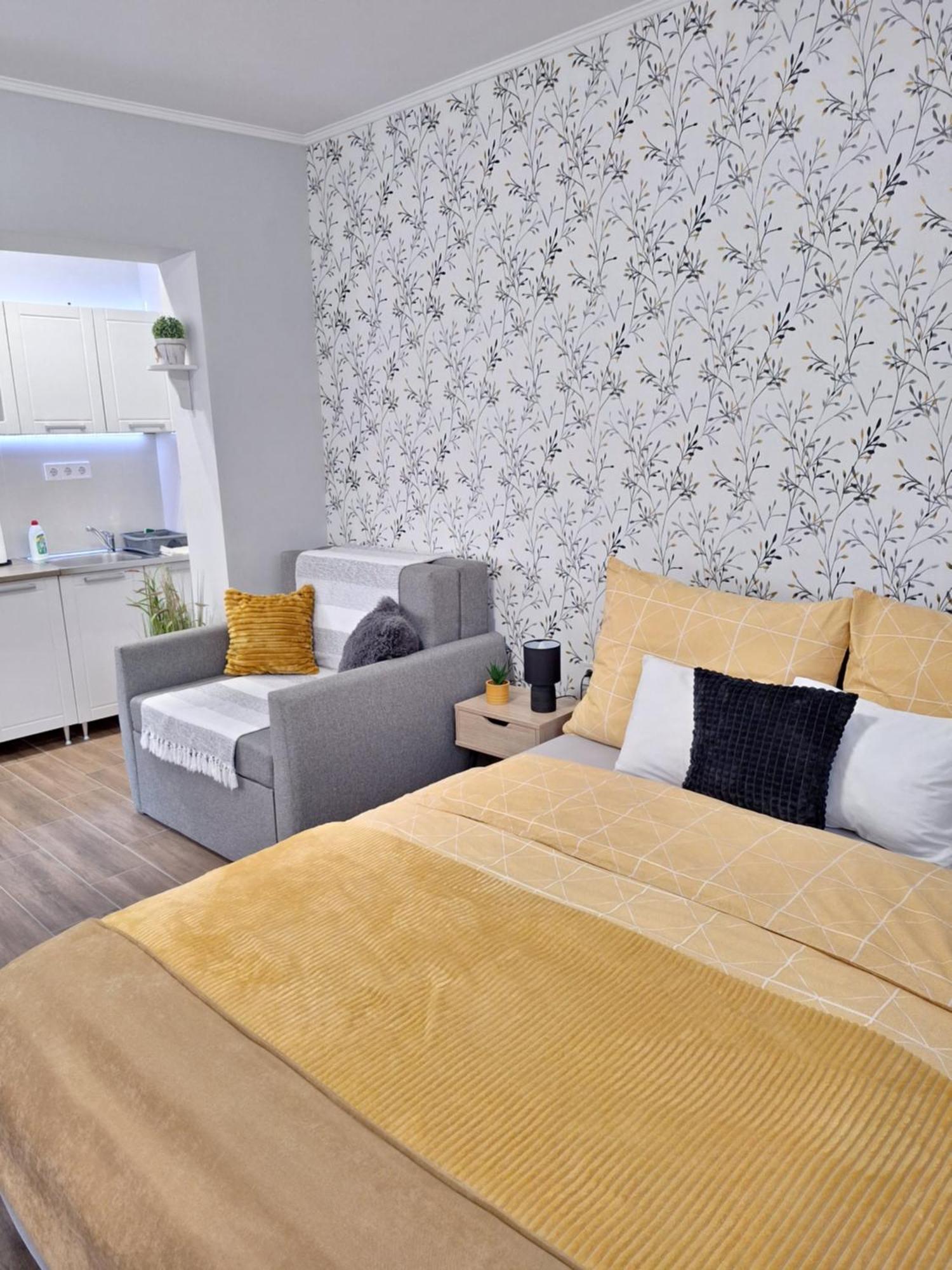Varfal Apartman Егер Екстериор снимка