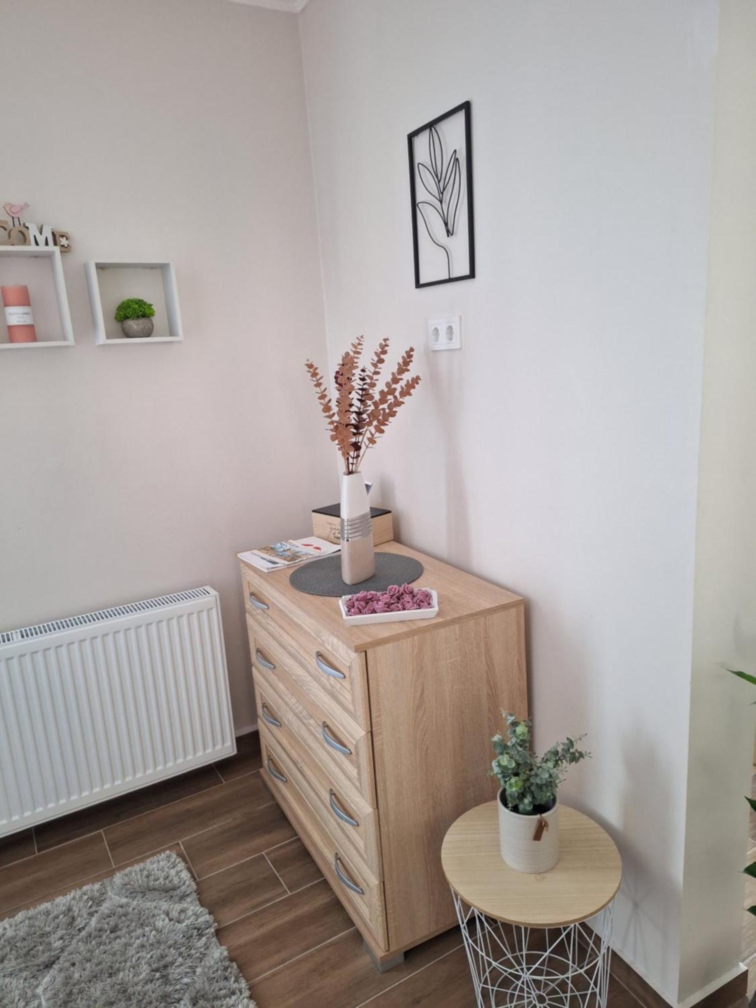 Varfal Apartman Егер Стая снимка