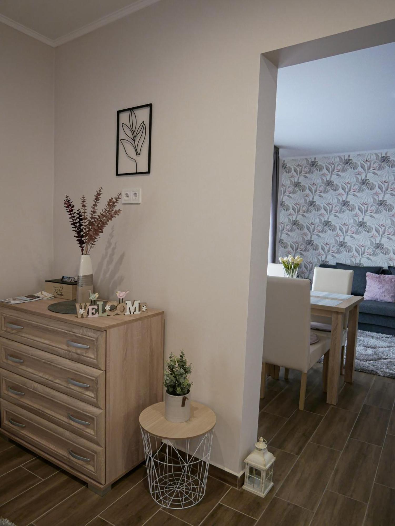 Varfal Apartman Егер Стая снимка