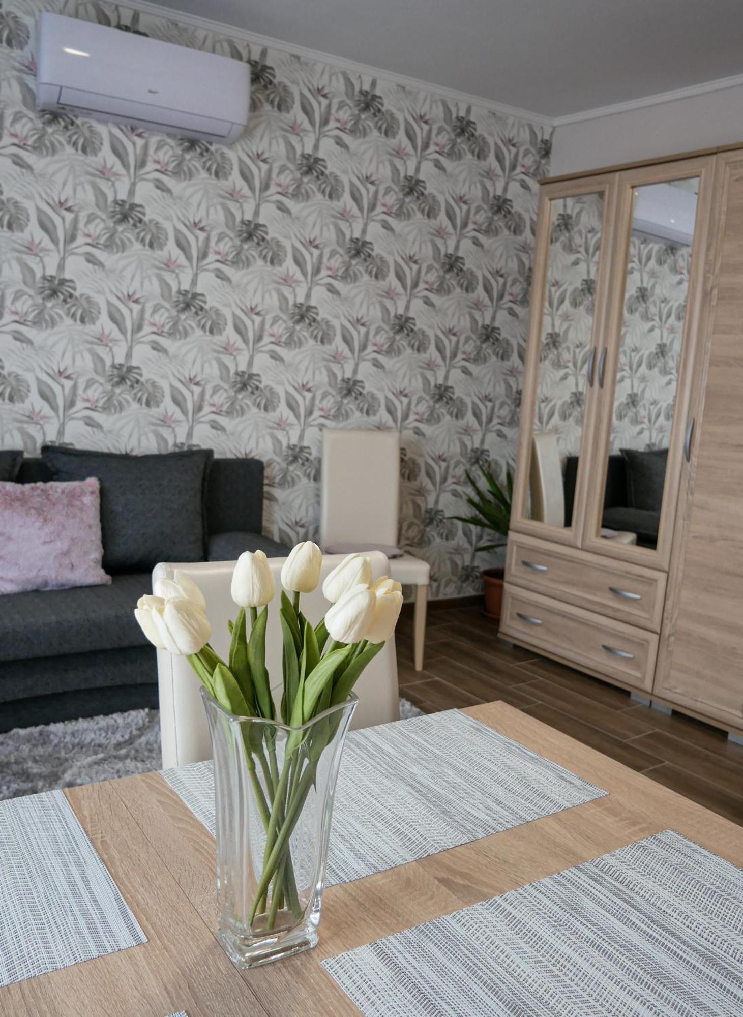 Varfal Apartman Егер Стая снимка