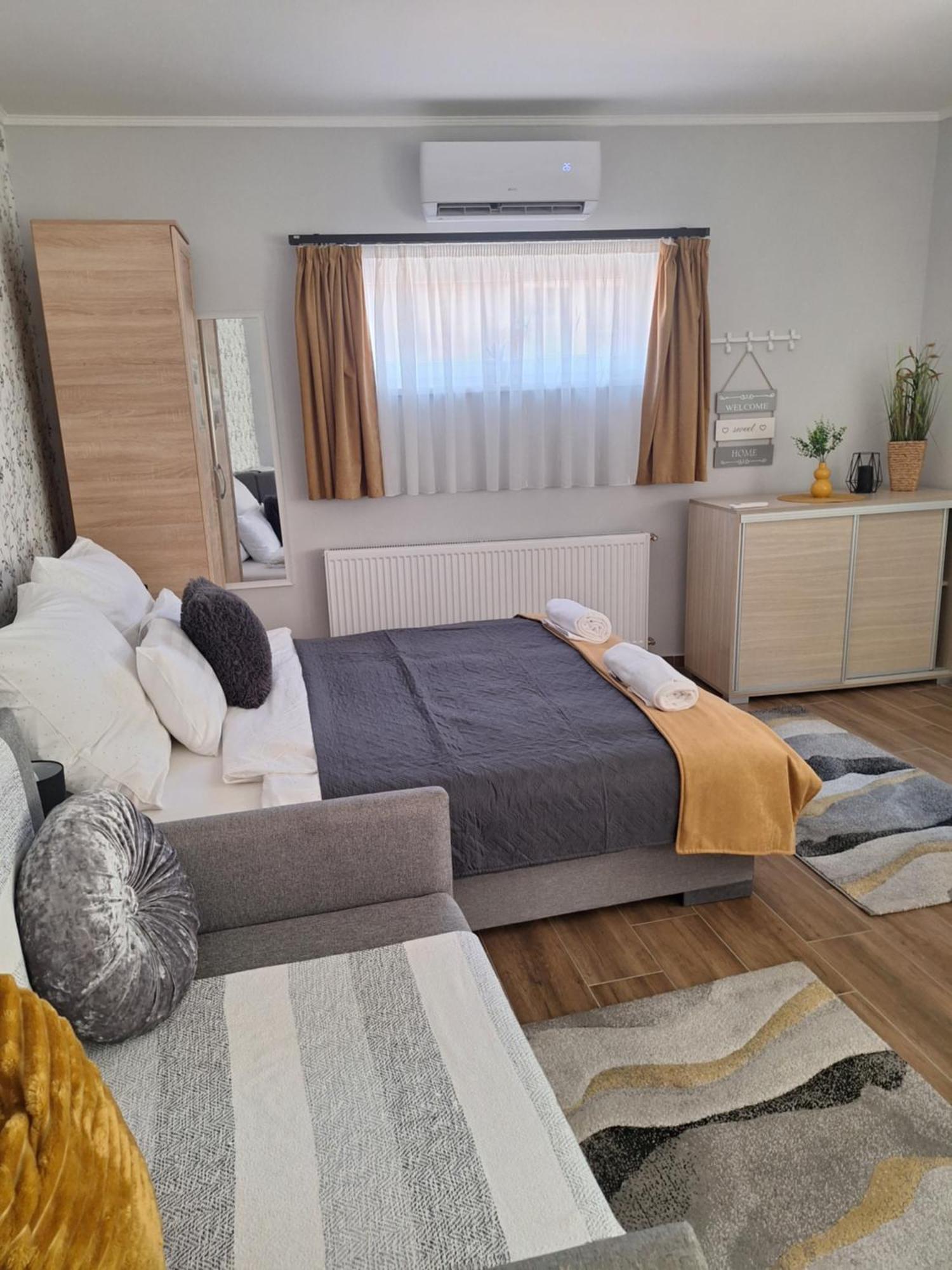 Varfal Apartman Егер Екстериор снимка