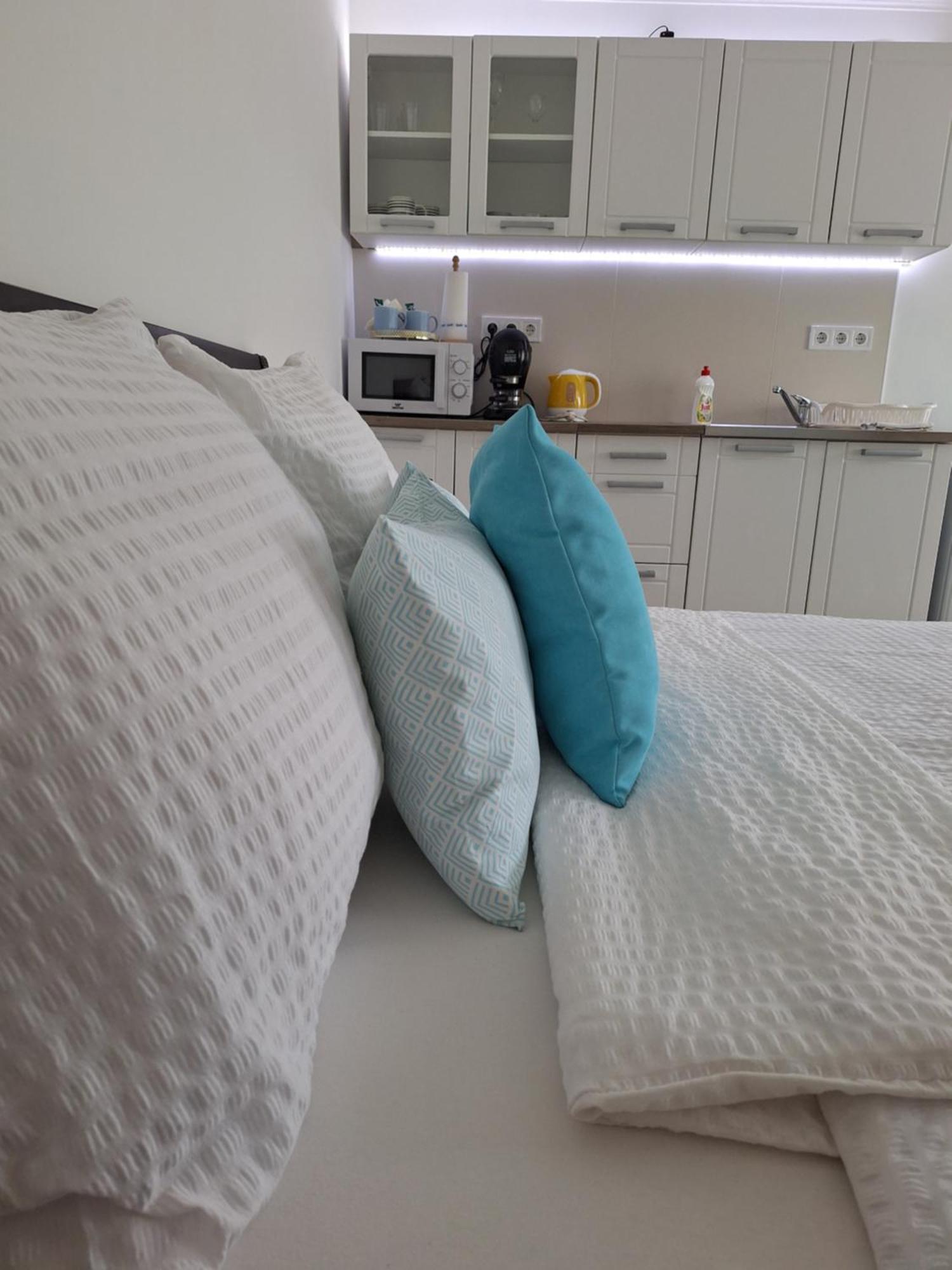 Varfal Apartman Егер Екстериор снимка