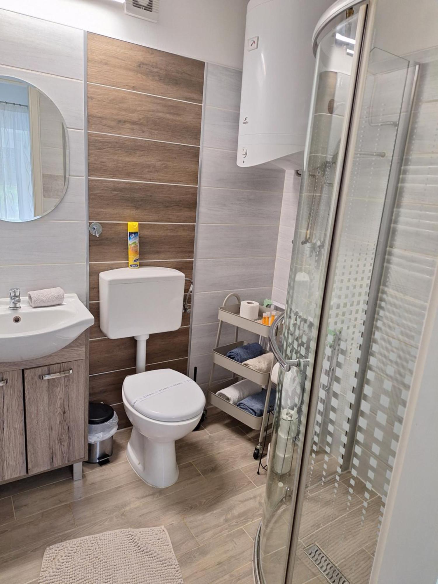 Varfal Apartman Егер Стая снимка