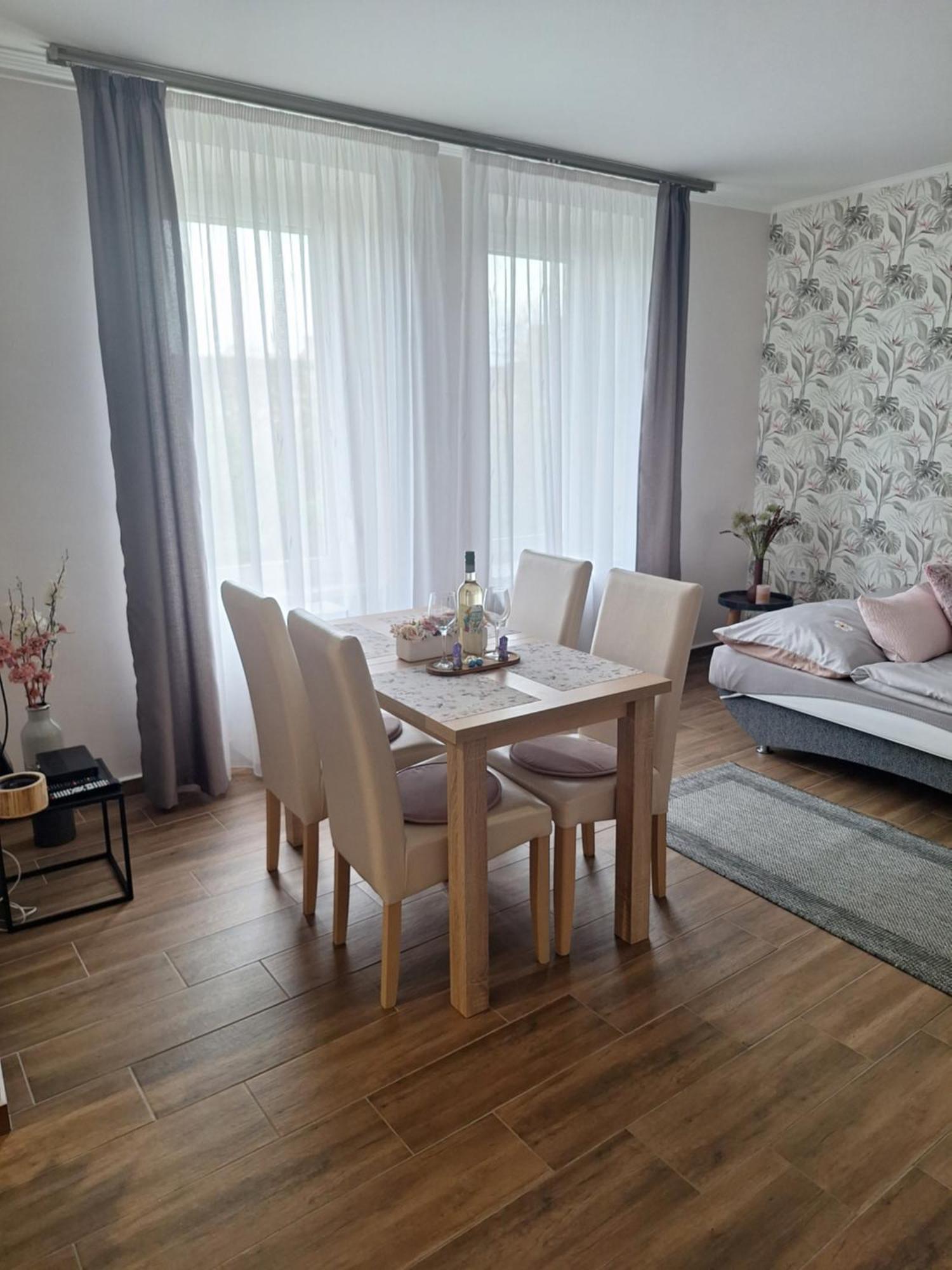 Varfal Apartman Егер Стая снимка